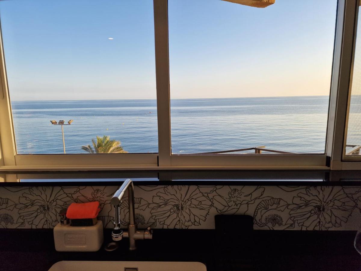 Primera Linea De Playa Con Vistas Al Mar Rincón de la Victoria Eksteriør bilde