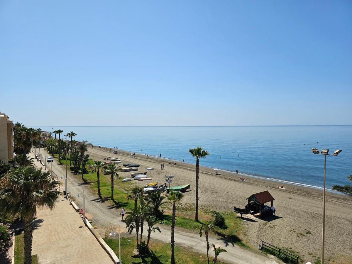 Primera Linea De Playa Con Vistas Al Mar Rincón de la Victoria Eksteriør bilde